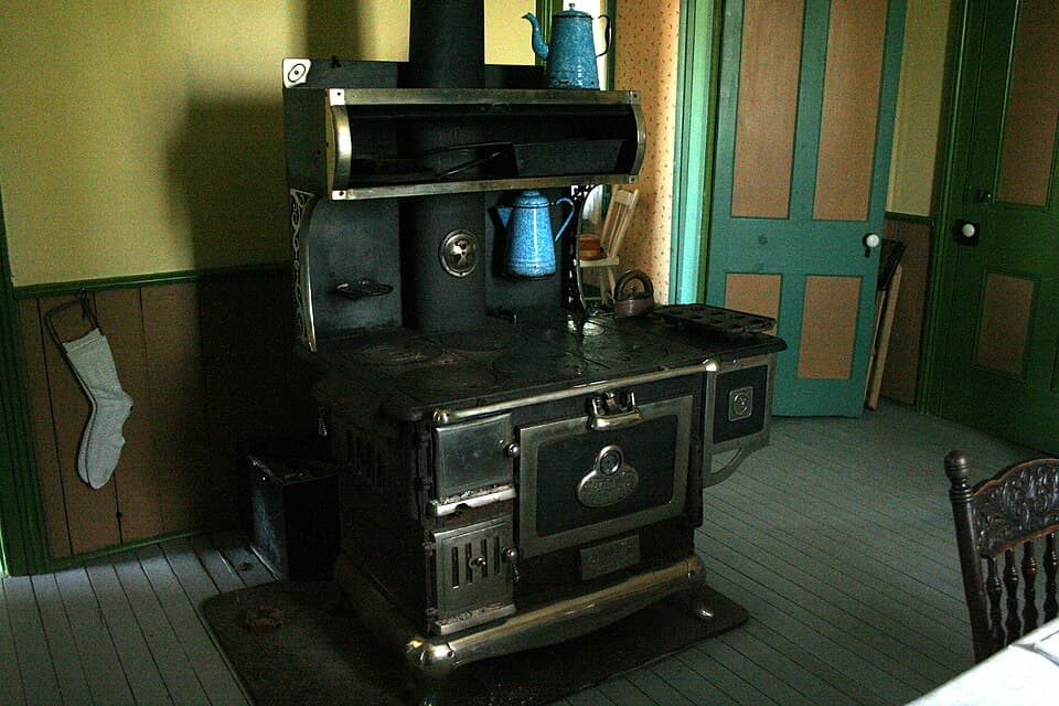 Wood-fired cook stove