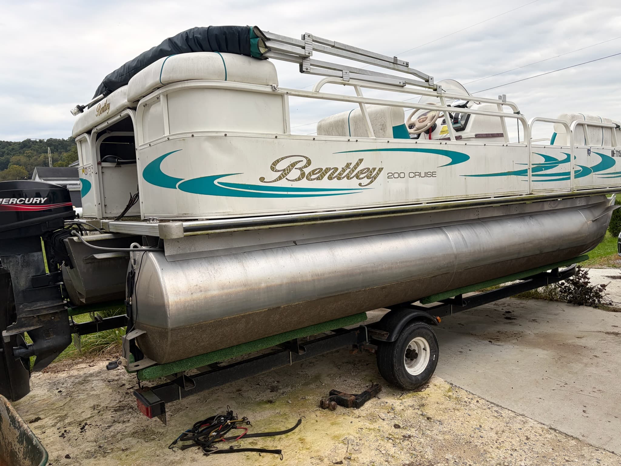 Bentley 200 cuise 20ft pontoon
25 mercury 2stroke fresh red…