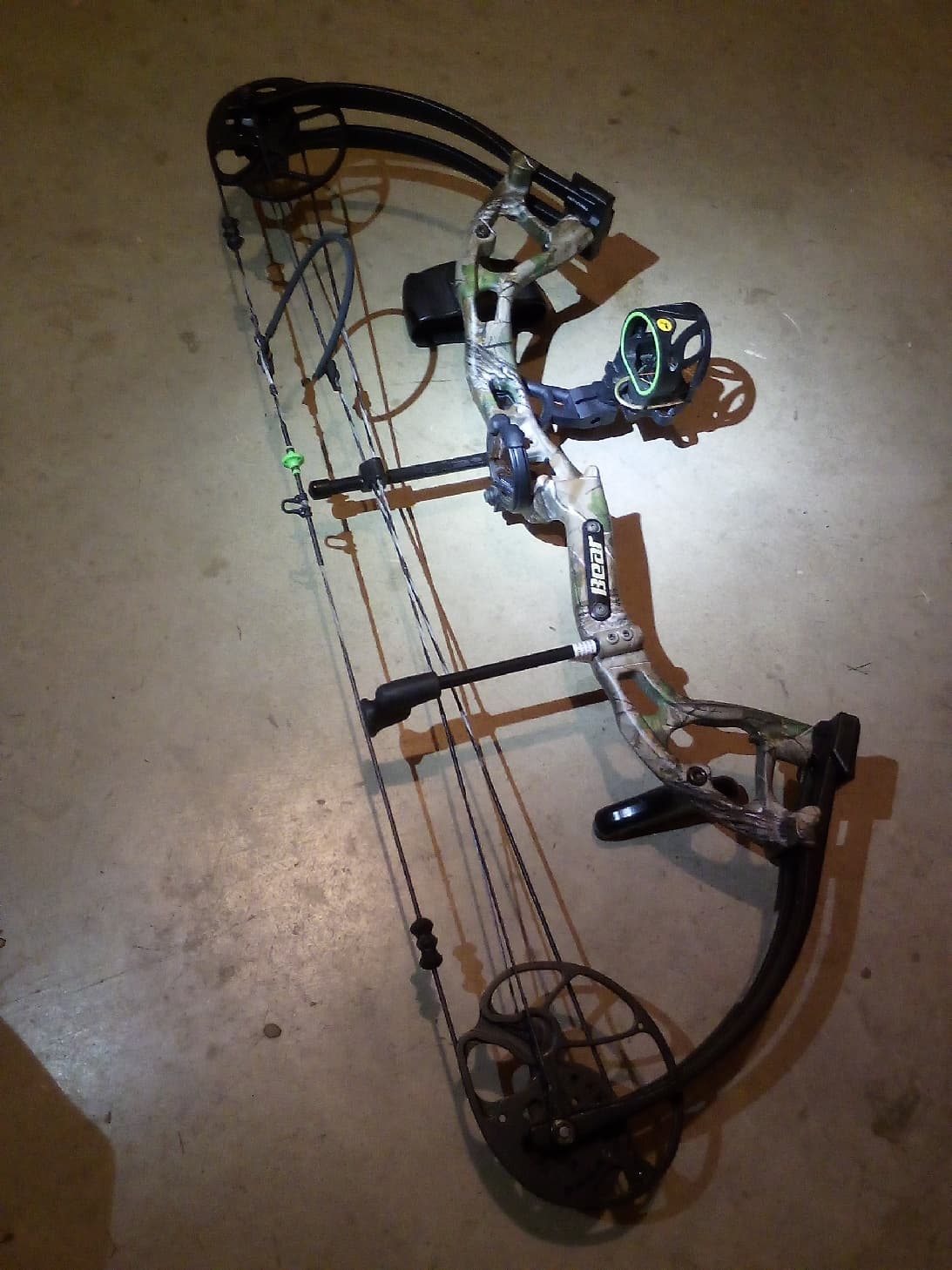 Left hand Bear cruzer lite youth bow — picture 1